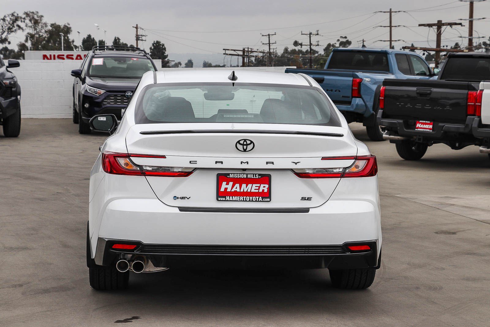 New 2026 Toyota Camry Hybrid FWD image 6