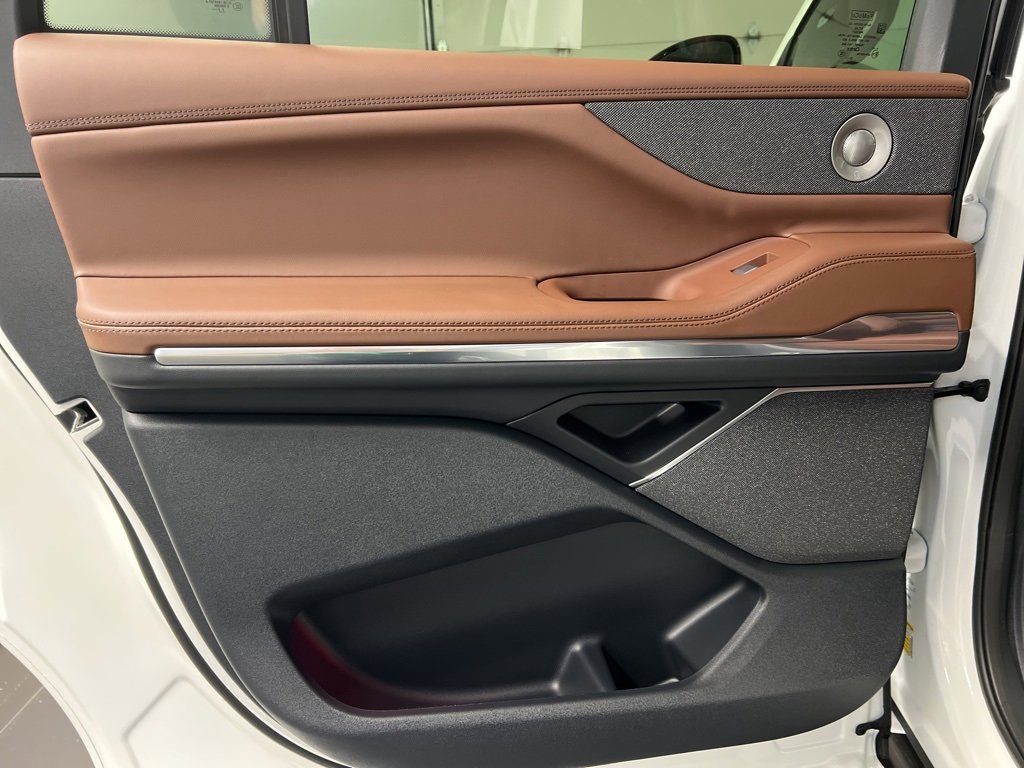 New 2025 Lincoln Navigator L Reserve image 43