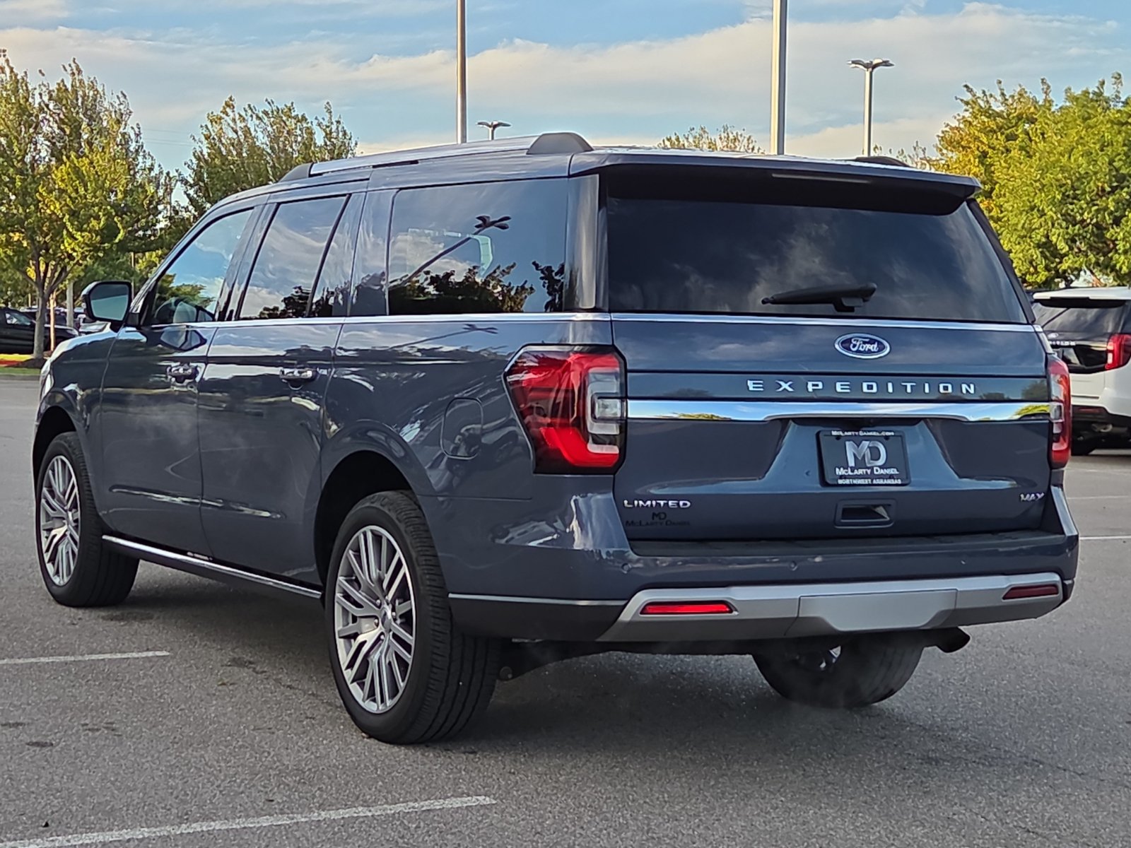 Used 2022 Ford Expedition Max Limited AWD/4WD image 4