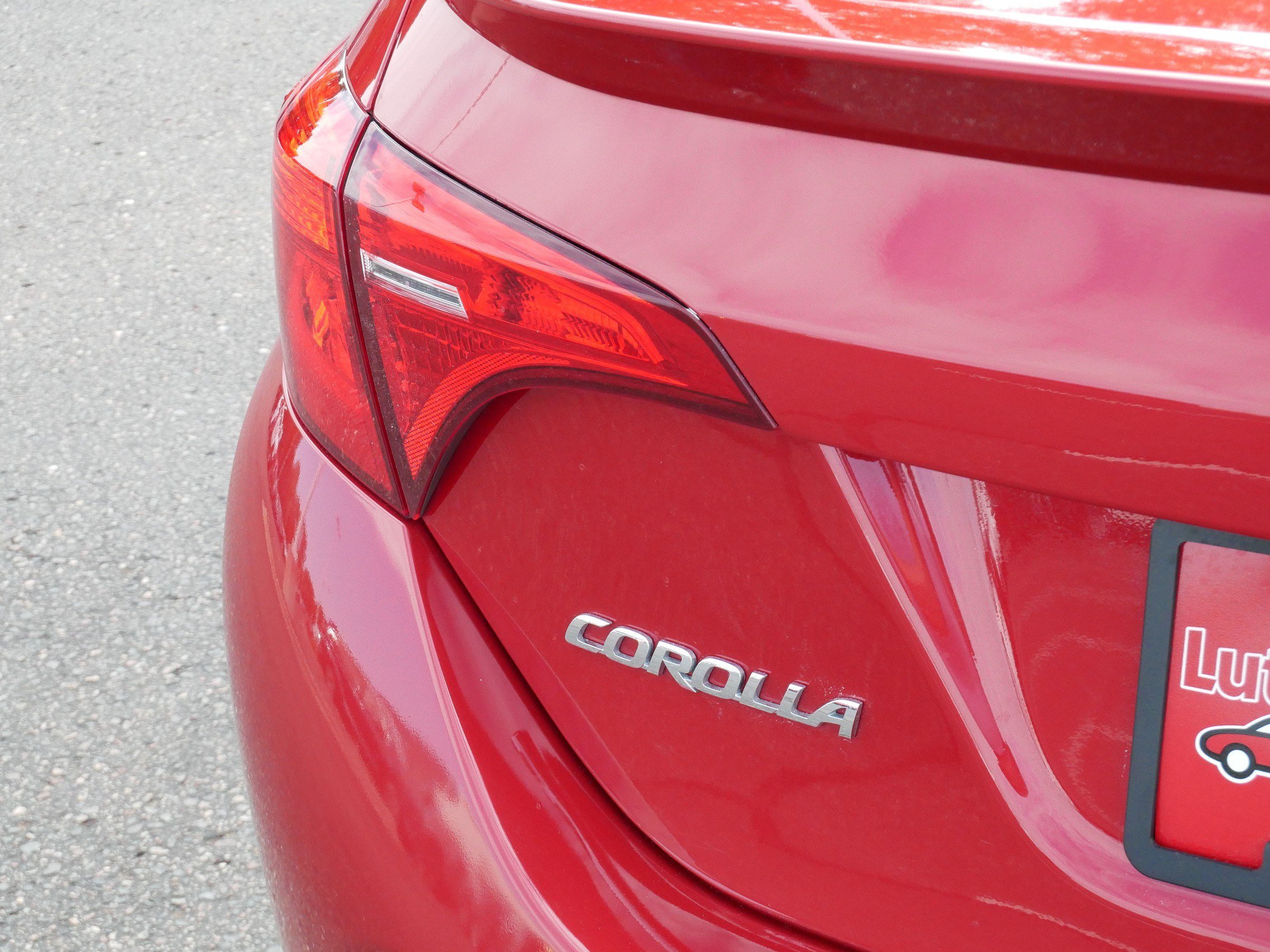 Certified 2019 Toyota Corolla XSE FWD image 17