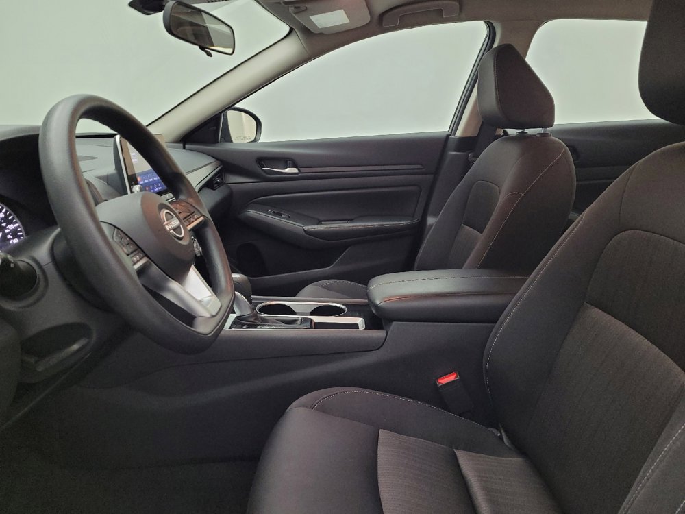 Used 2024 Nissan Altima 2.5 SV image 17