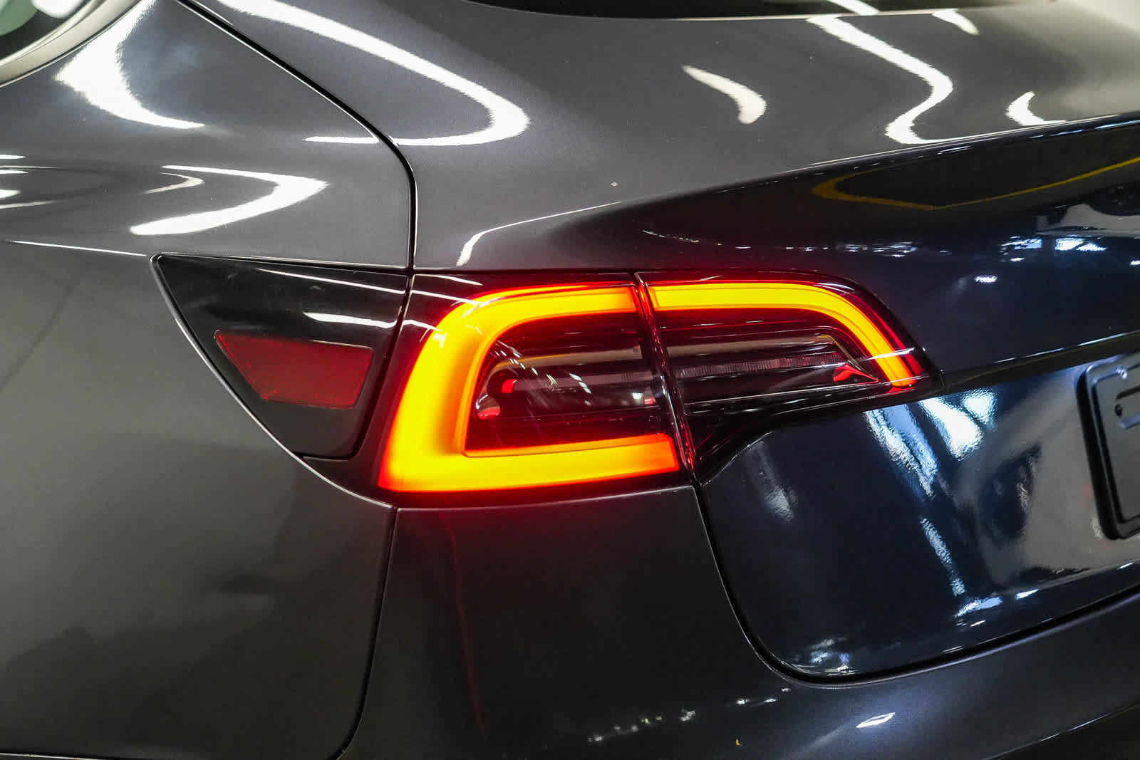 Used 2023 Tesla Model 3 Standard Range RWD image 9