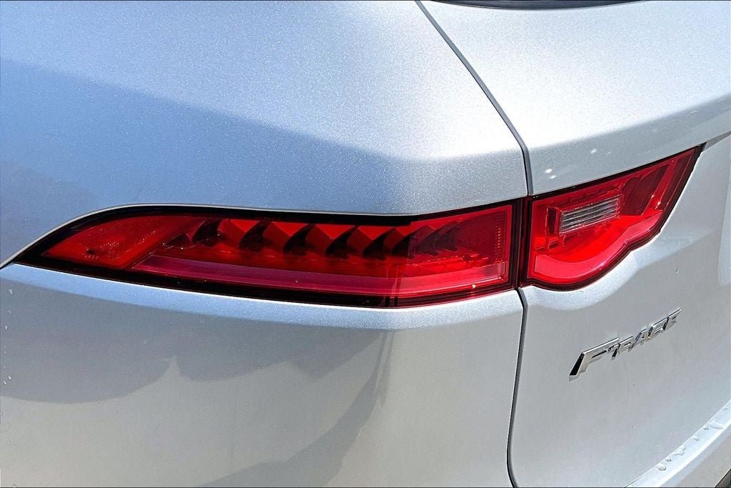 Used 2017 Jaguar F-PACE S AWD/4WD image 29