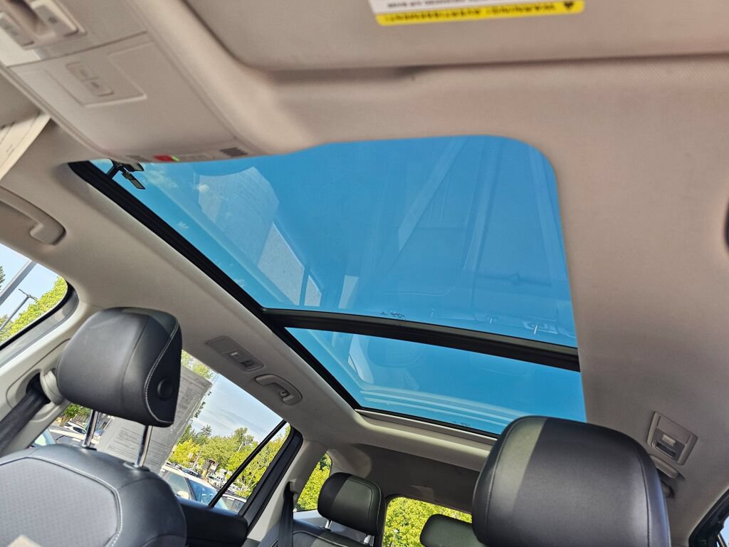 Used 2022 Volkswagen Tiguan SE AWD/4WD image 11