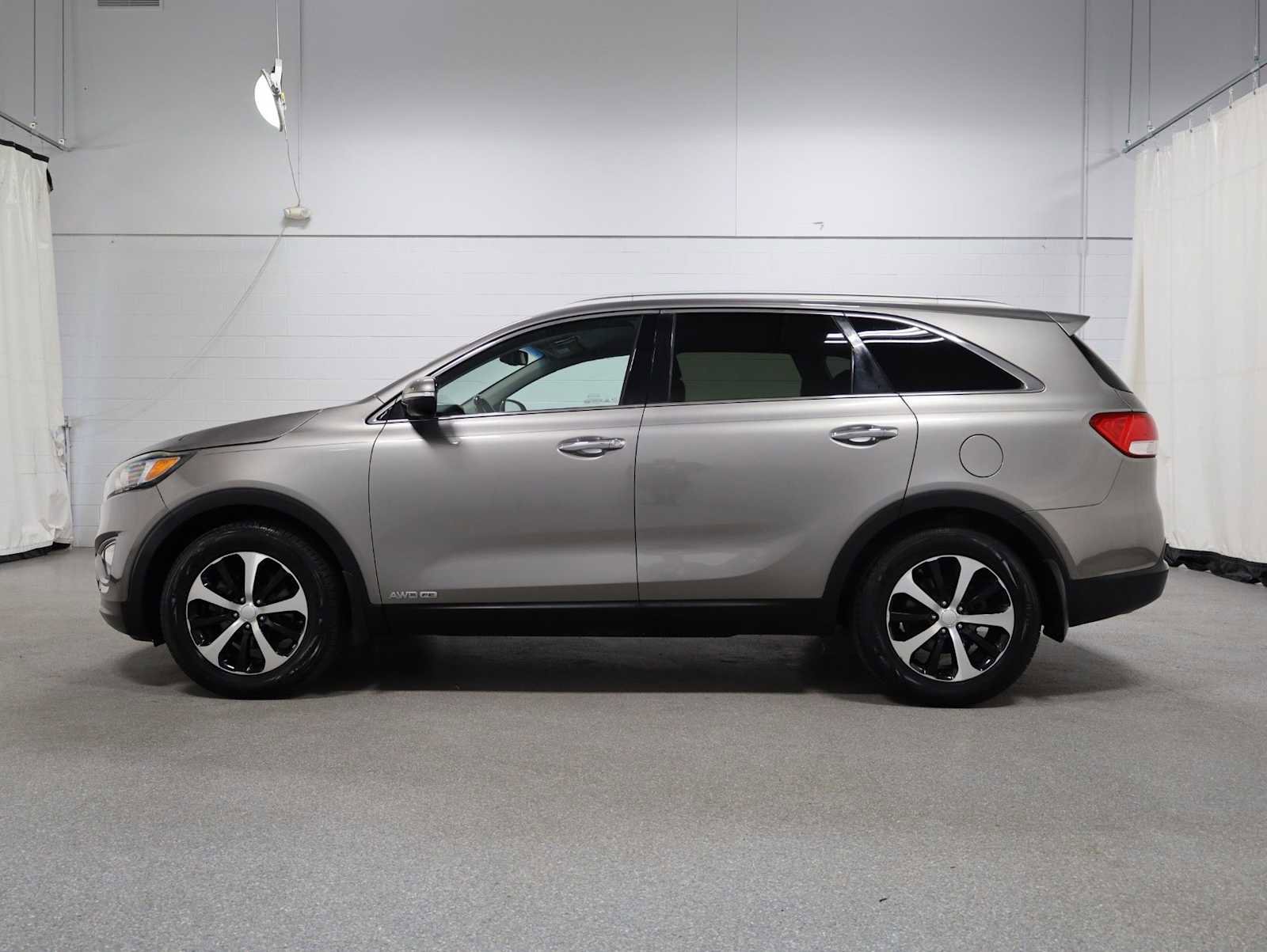 Used 2016 Kia Sorento EX AWD/4WD image 2