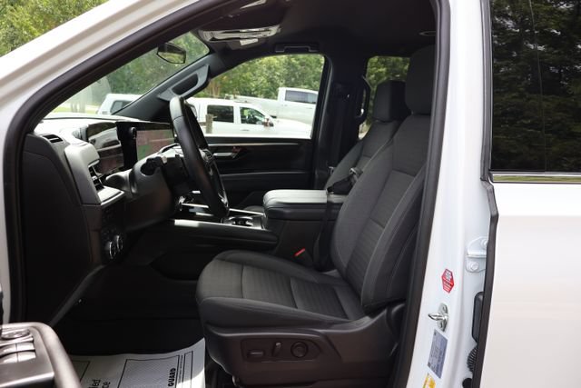 Used 2025 Chevrolet Tahoe LS AWD/4WD image 19
