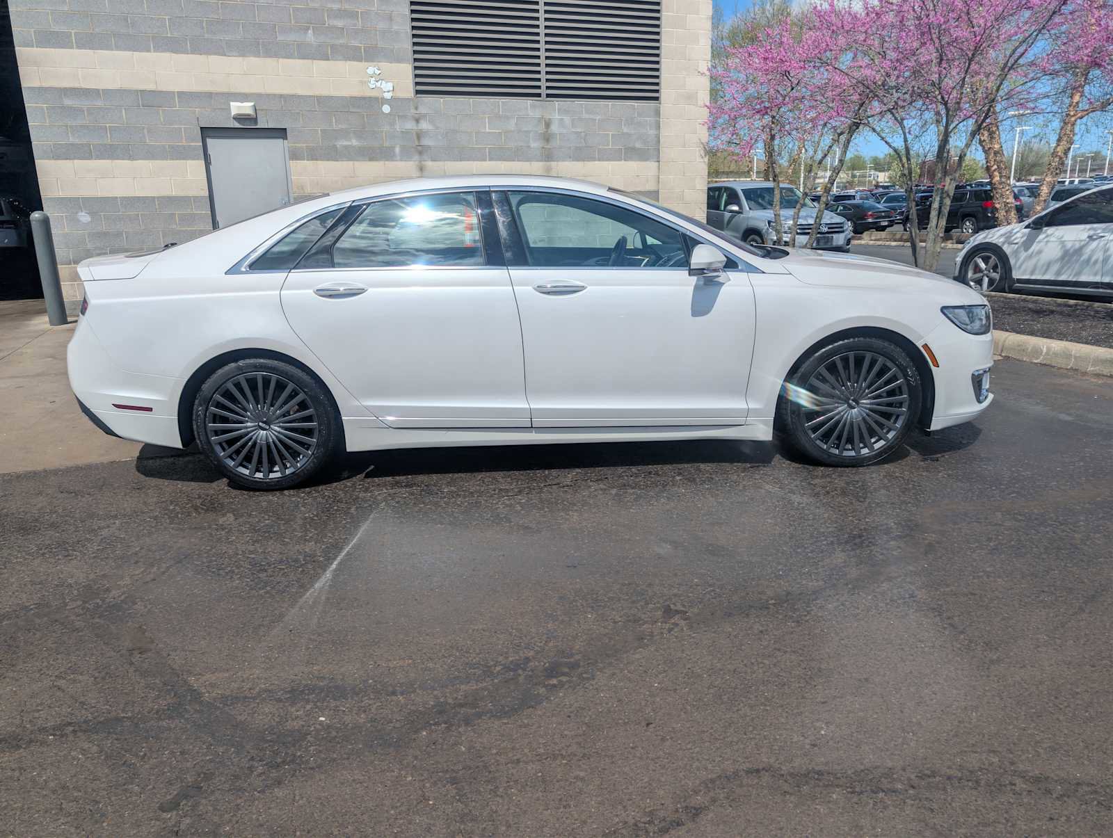 Used 2017 Lincoln MKZ Reserve image 8