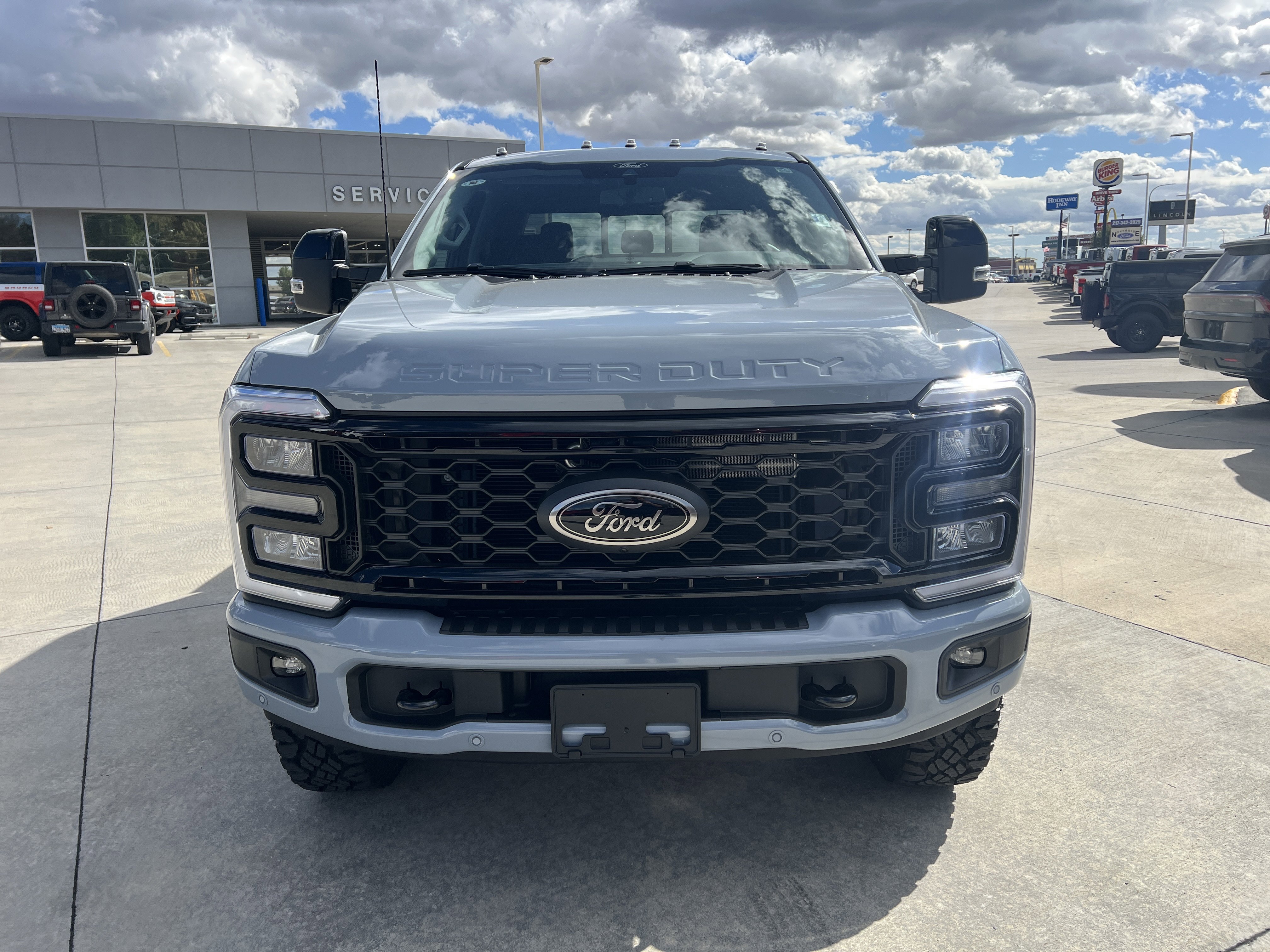New 2026 Ford F250 4x4 Crew Cab Super Duty image 2