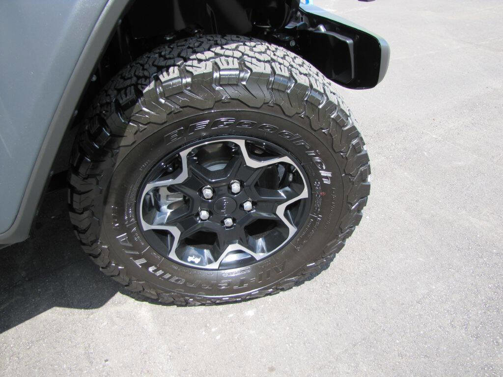 Used 2021 Jeep Wrangler Unlimited Rubicon 4xe w/ Dual Top Group image 34