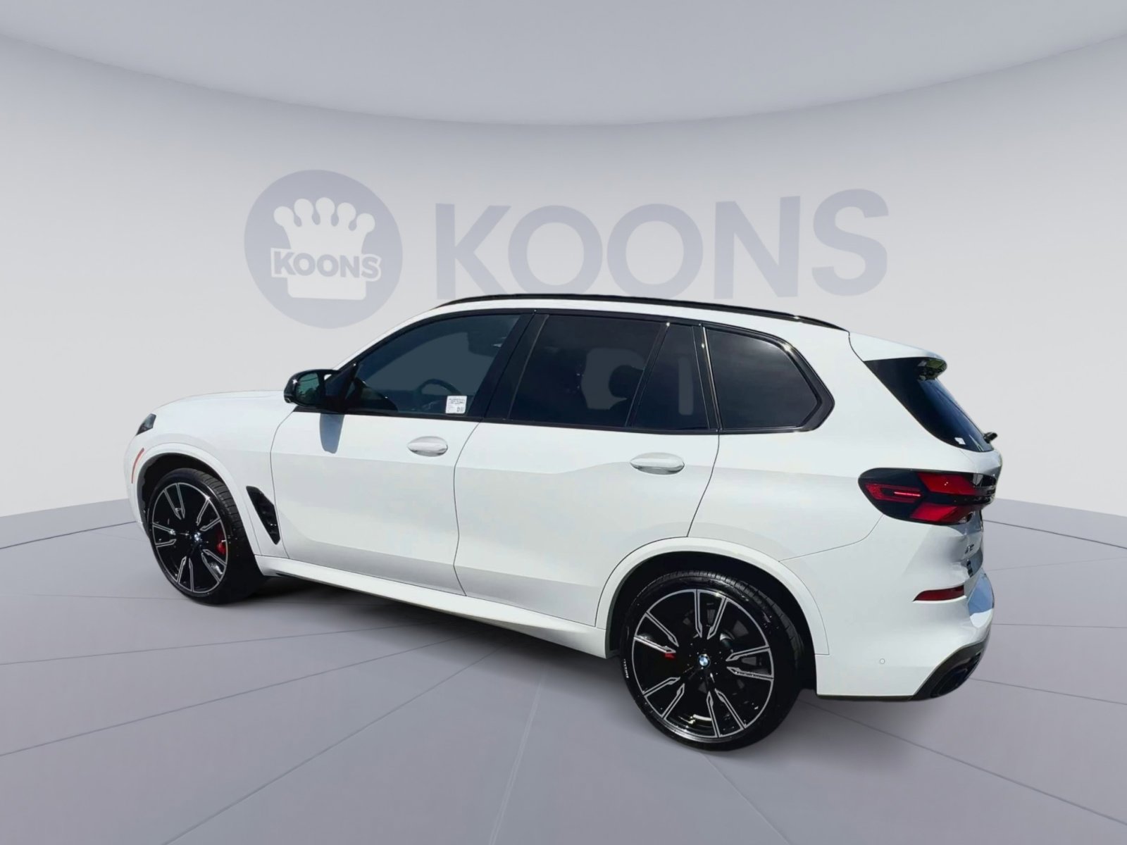Used 2025 BMW X5 M60i w/ Climate Comfort Package image 8