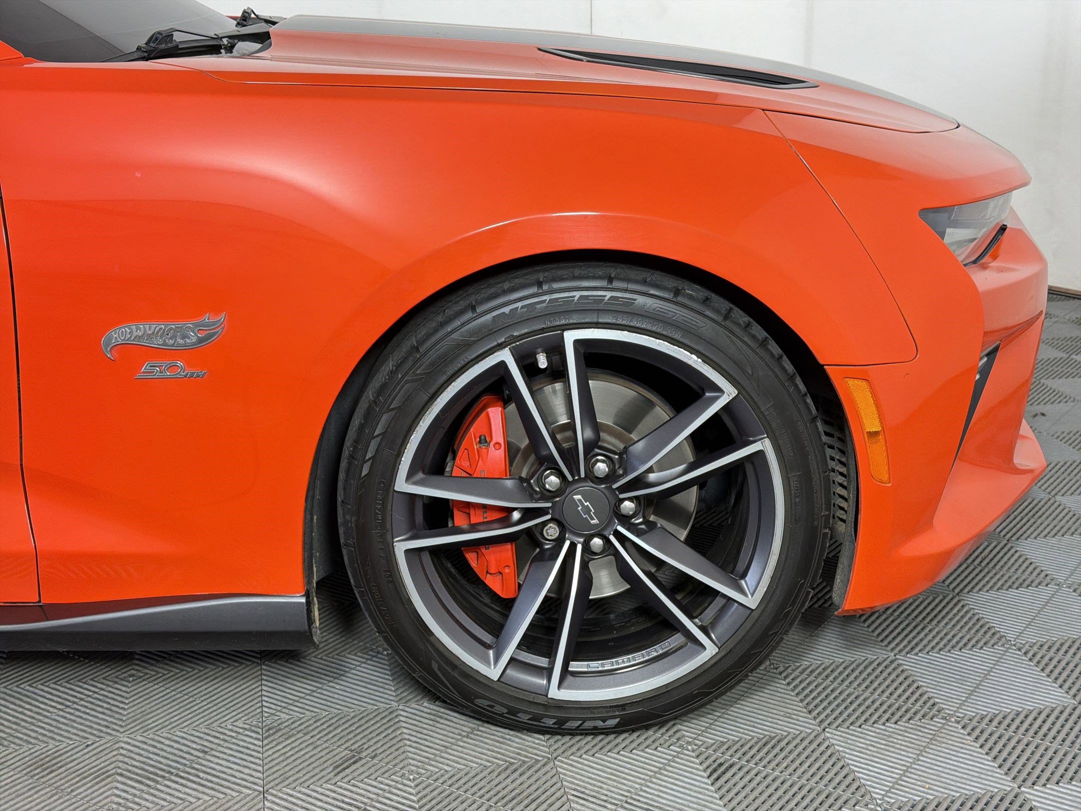 Used 2018 Chevrolet Camaro SS w/ Hot Wheels Edition image 12