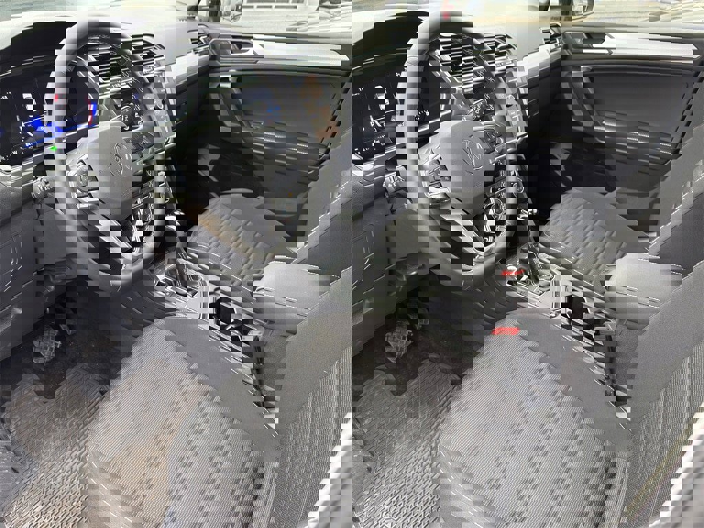 New 2024 Volkswagen Tiguan S image 9