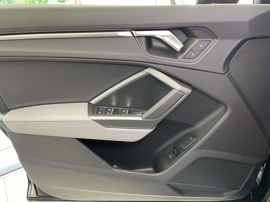 New 2025 Audi Q3 2.0T Premium image 33