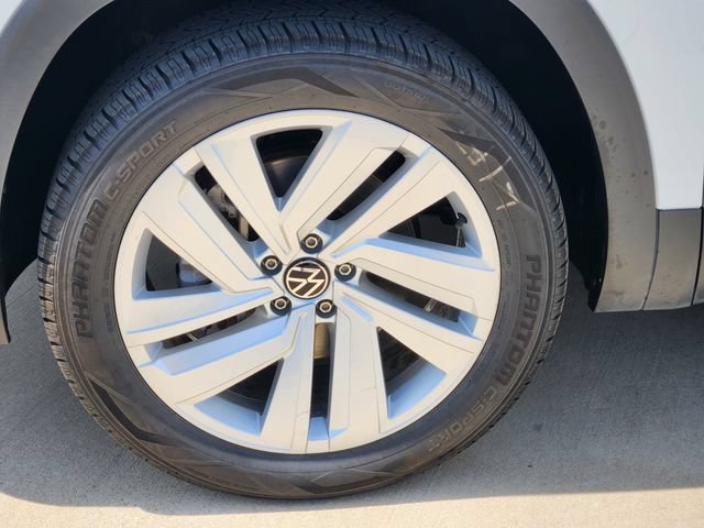 Used 2023 Volkswagen Atlas Cross Sport SE FWD image 12