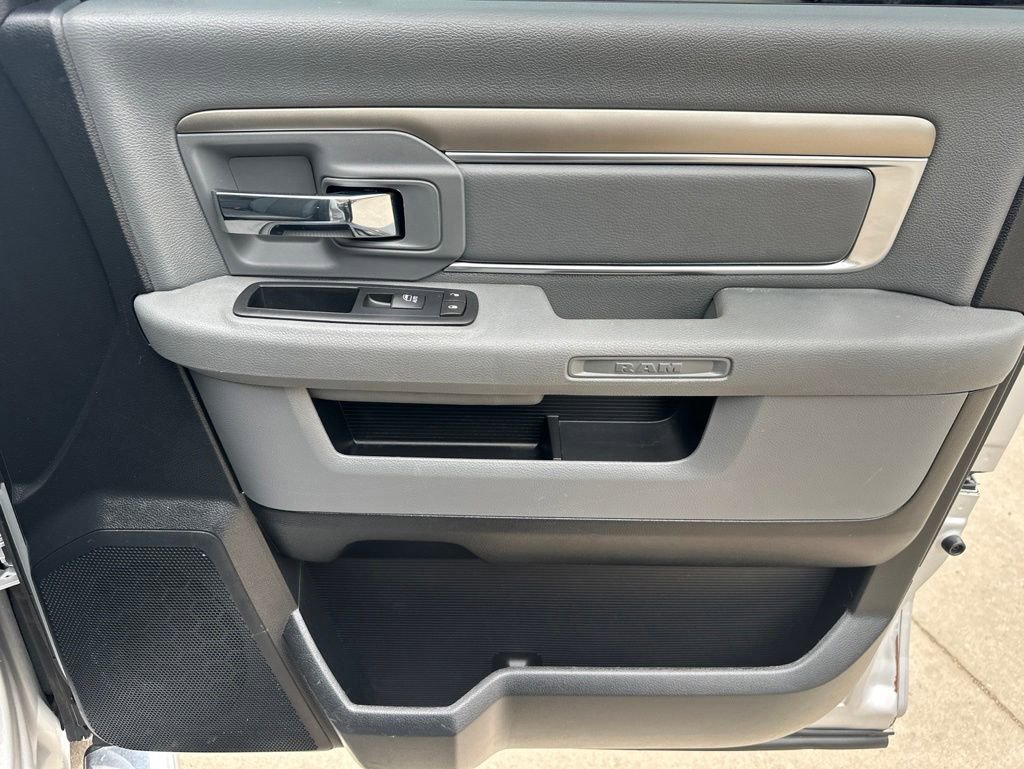 Used 2016 RAM 1500 Big Horn RWD image 30