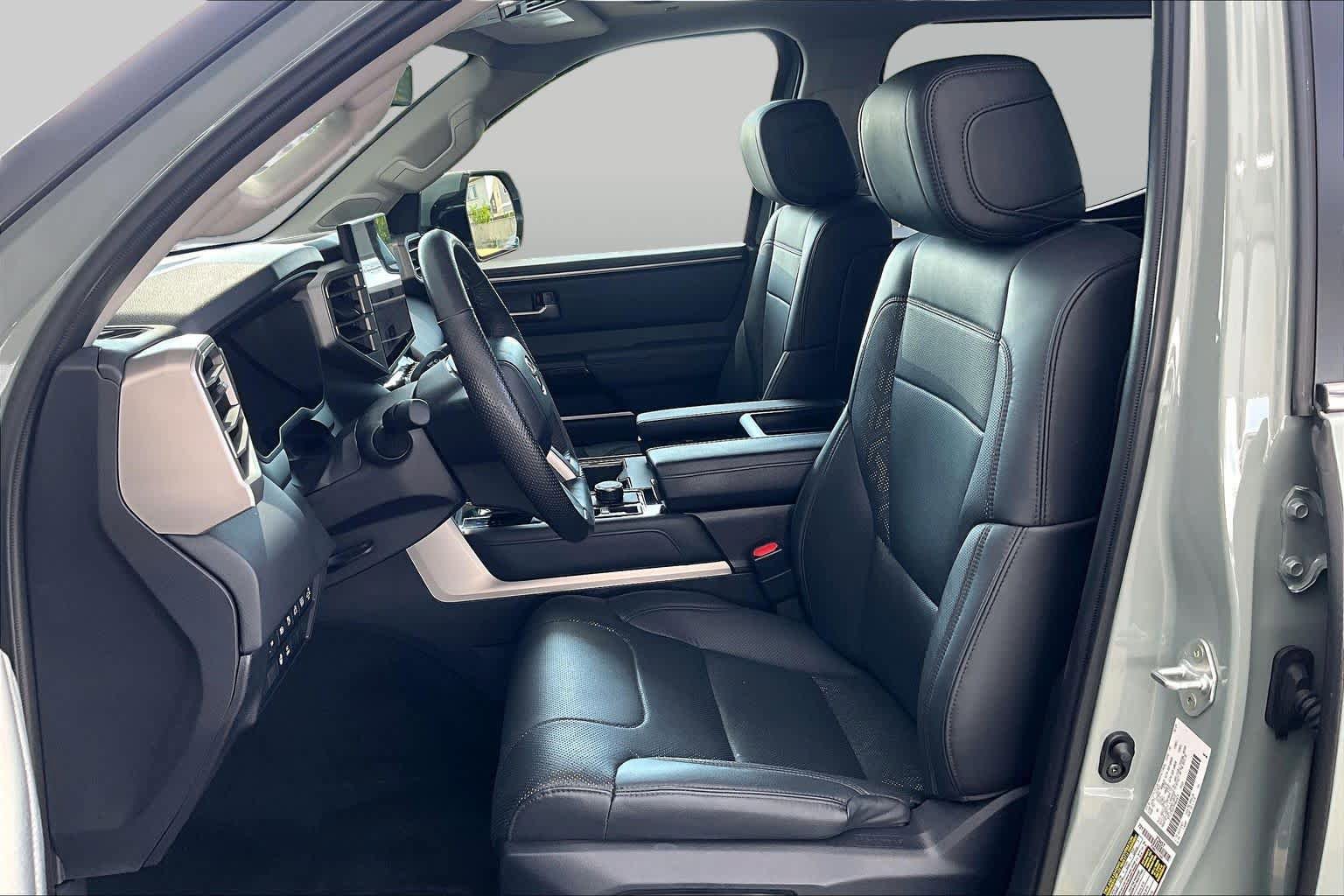 Used 2024 Toyota Tundra Limited AWD/4WD image 8