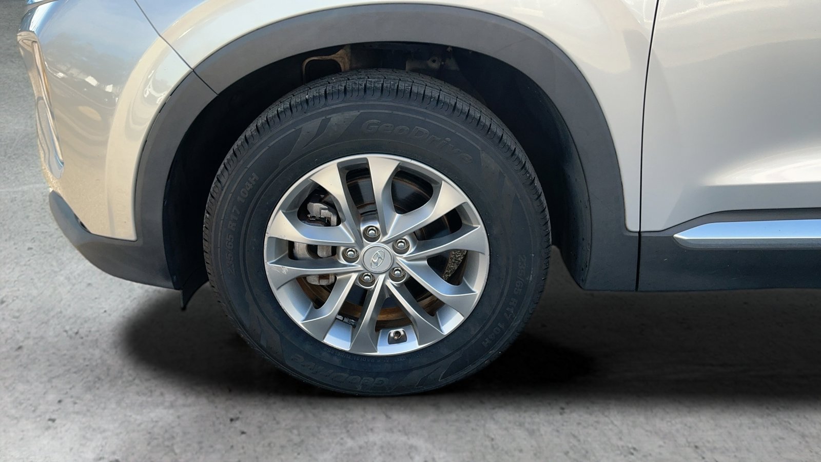 Used 2019 Hyundai Santa Fe SE FWD image 16