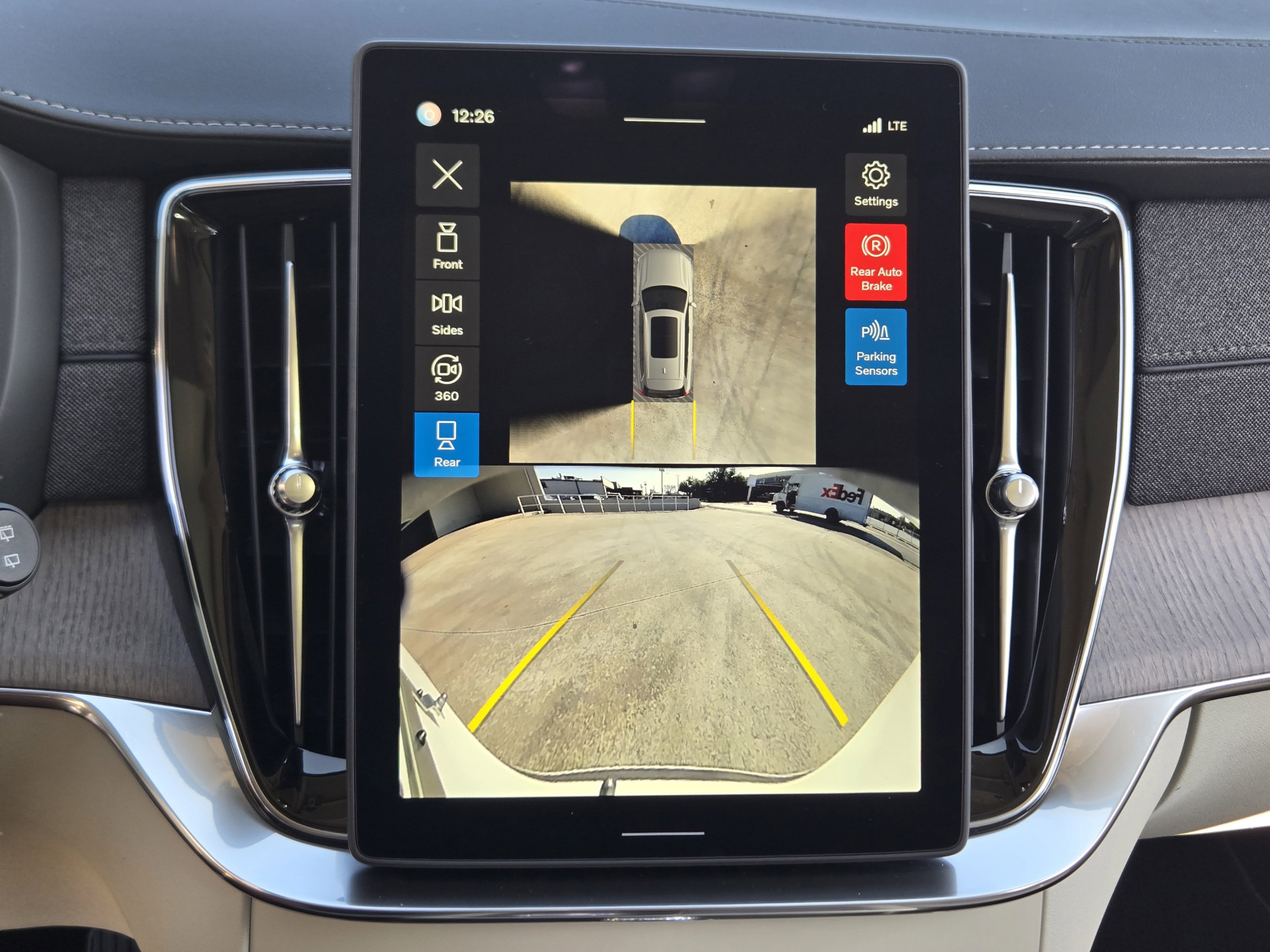 New 2026 Volvo XC90 T8 Ultra w/ Protection Package Premier AWD/4WD image 15