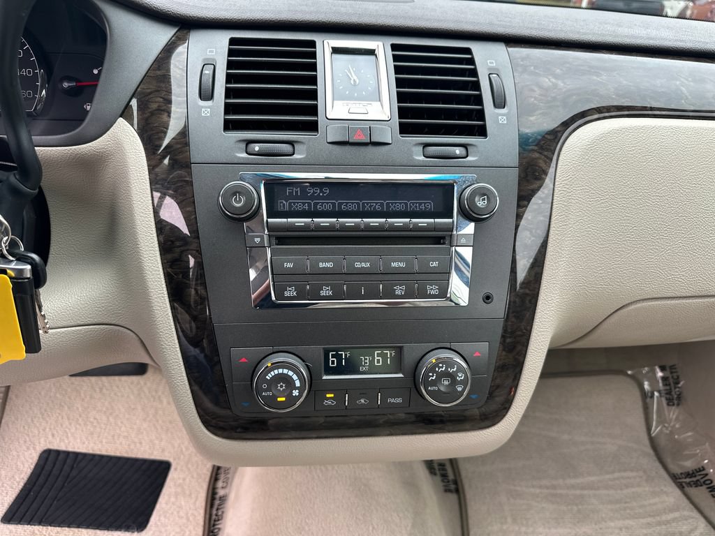Used 2008 Cadillac DTS w/ Sun And Sound Package FWD image 20