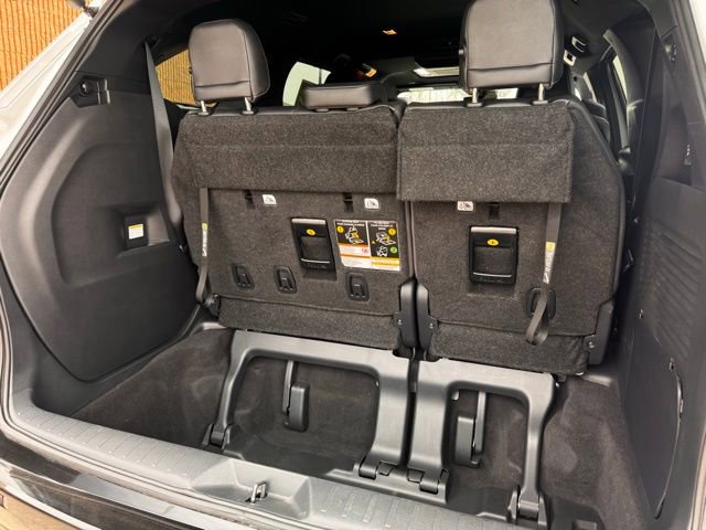 Used 2025 Toyota Sienna Limited image 14