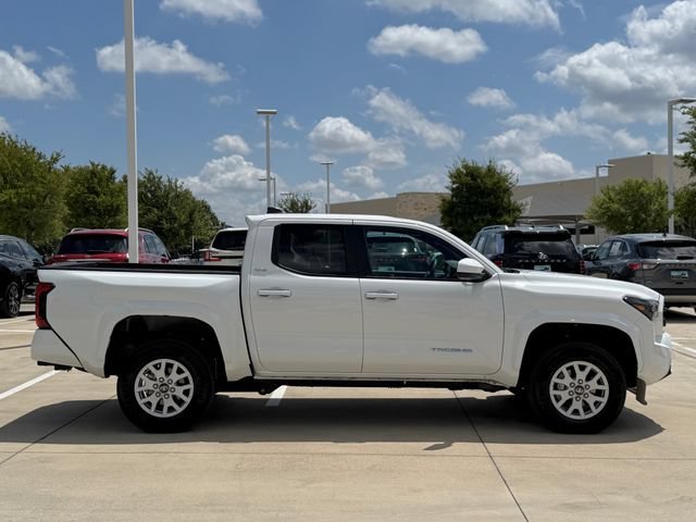 Used 2026 Toyota Tacoma SR5 AWD/4WD image 5