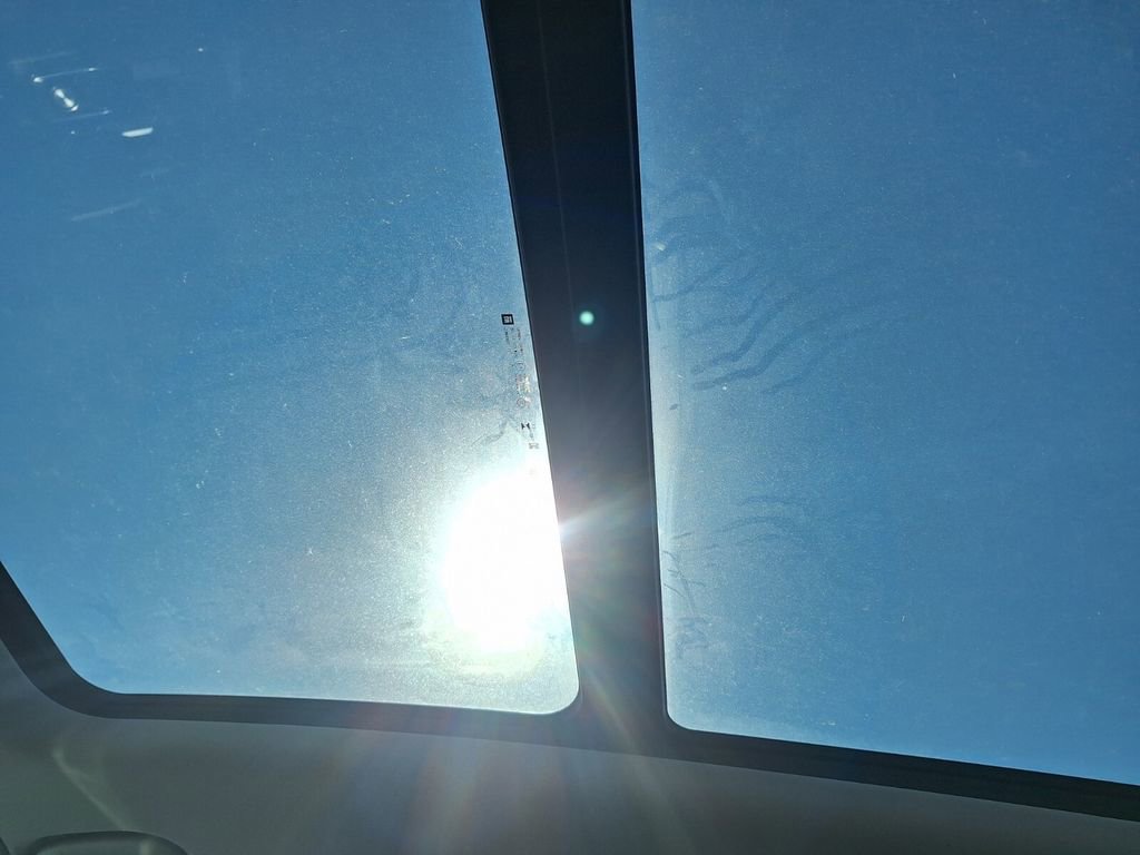 Used 2024 Buick Envision Avenir image 21