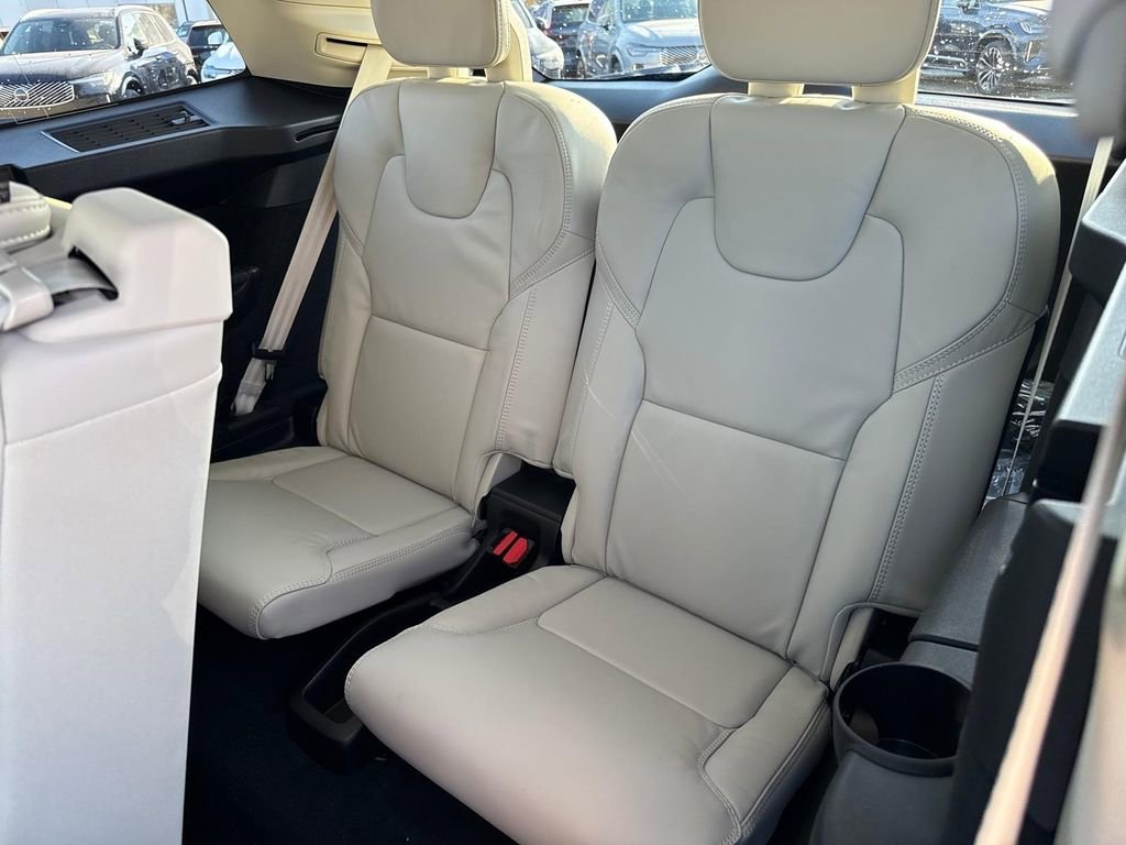 New 2026 Volvo XC90 T8 Ultra w/ Protection Package Premier image 10