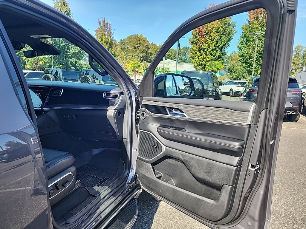 Used 2022 Jeep Wagoneer Series III w/ Convenience Group I RWD image 19