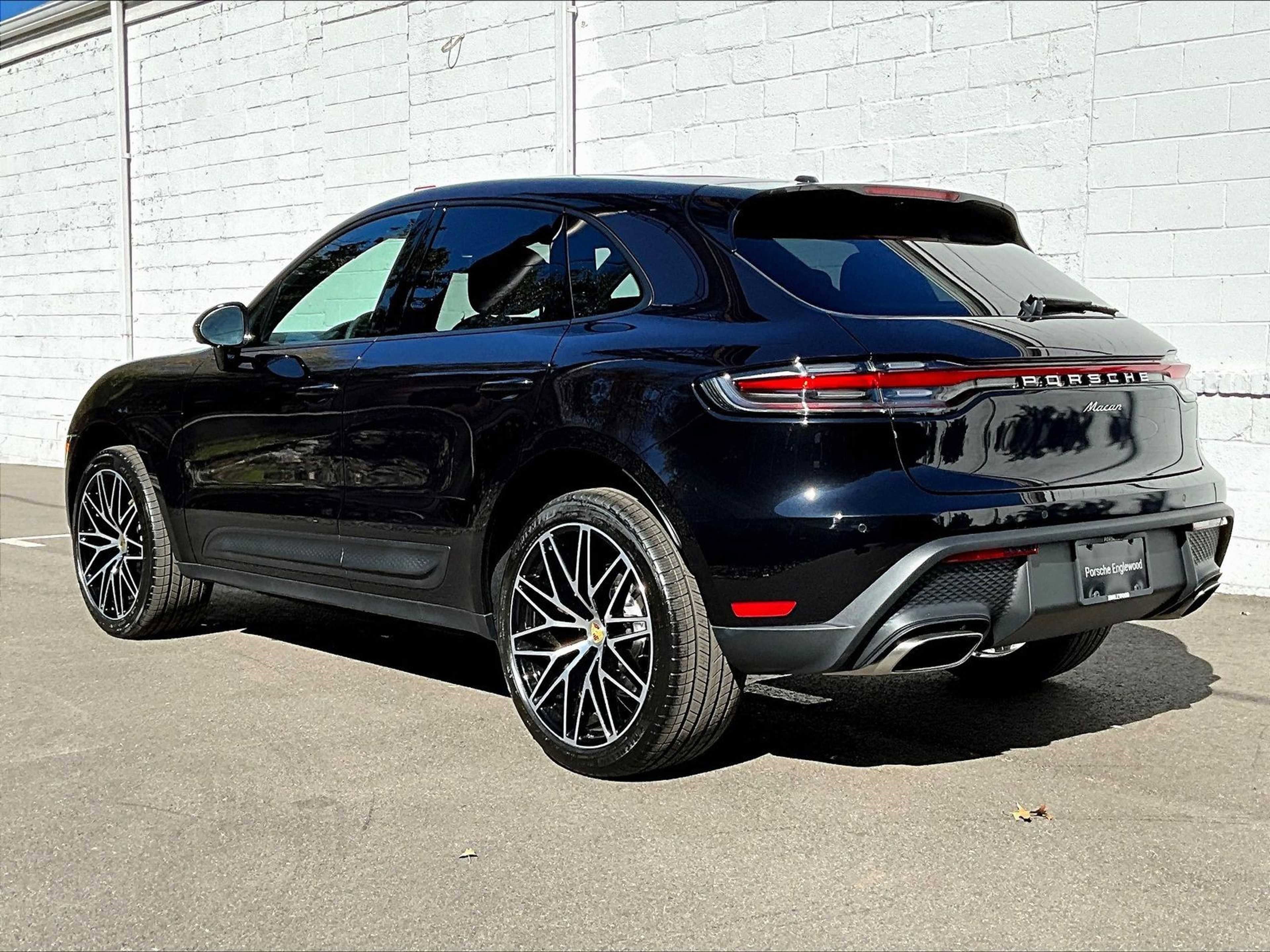 New 2026 Porsche Macan image 3