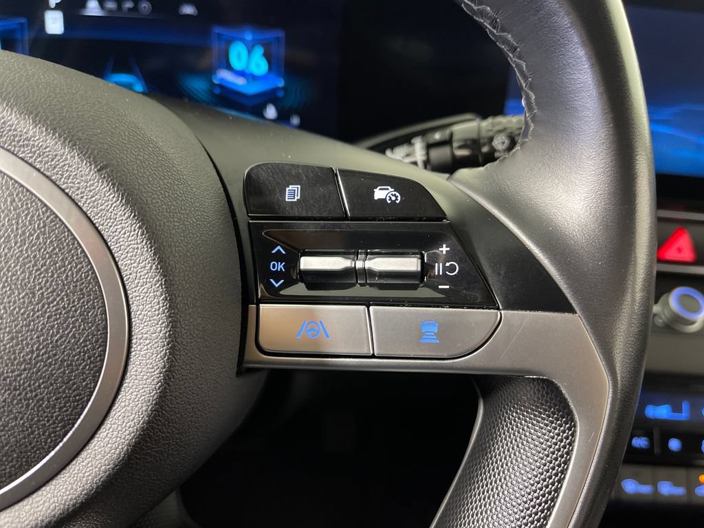 Certified 2025 Hyundai Elantra SEL FWD image 29