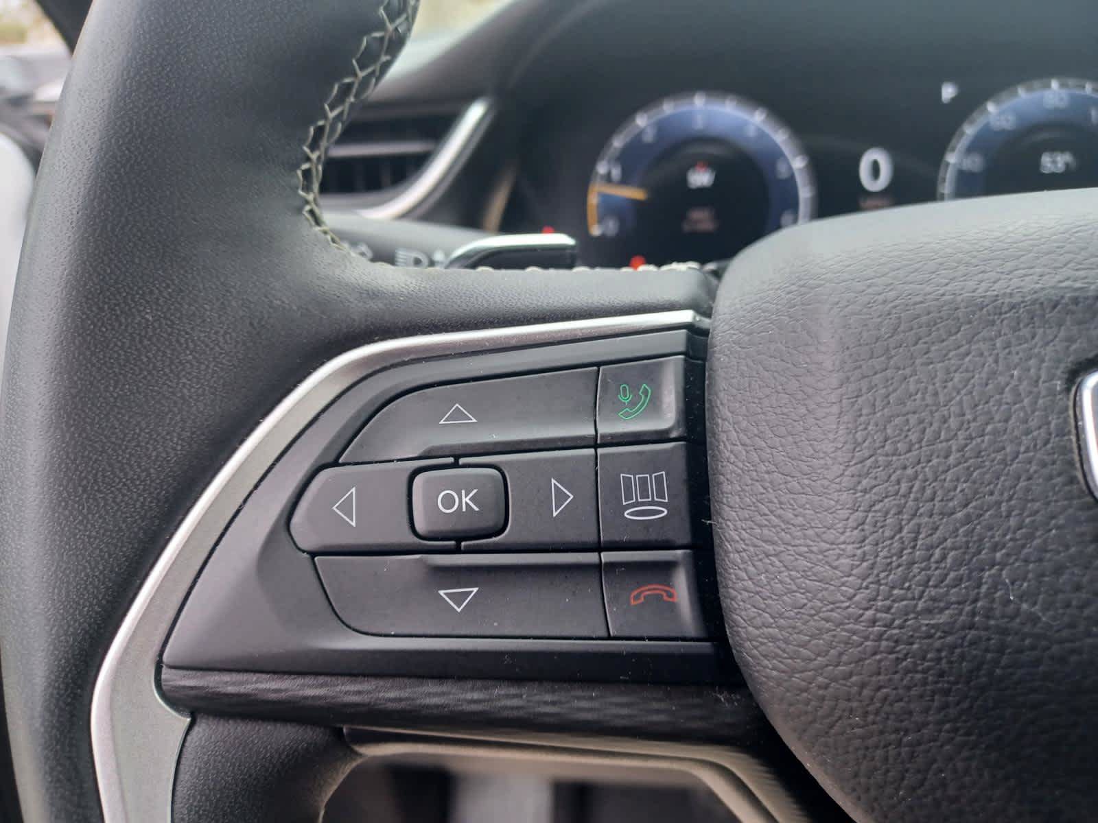 Used 2023 Jeep Grand Cherokee Altitude AWD/4WD image 15
