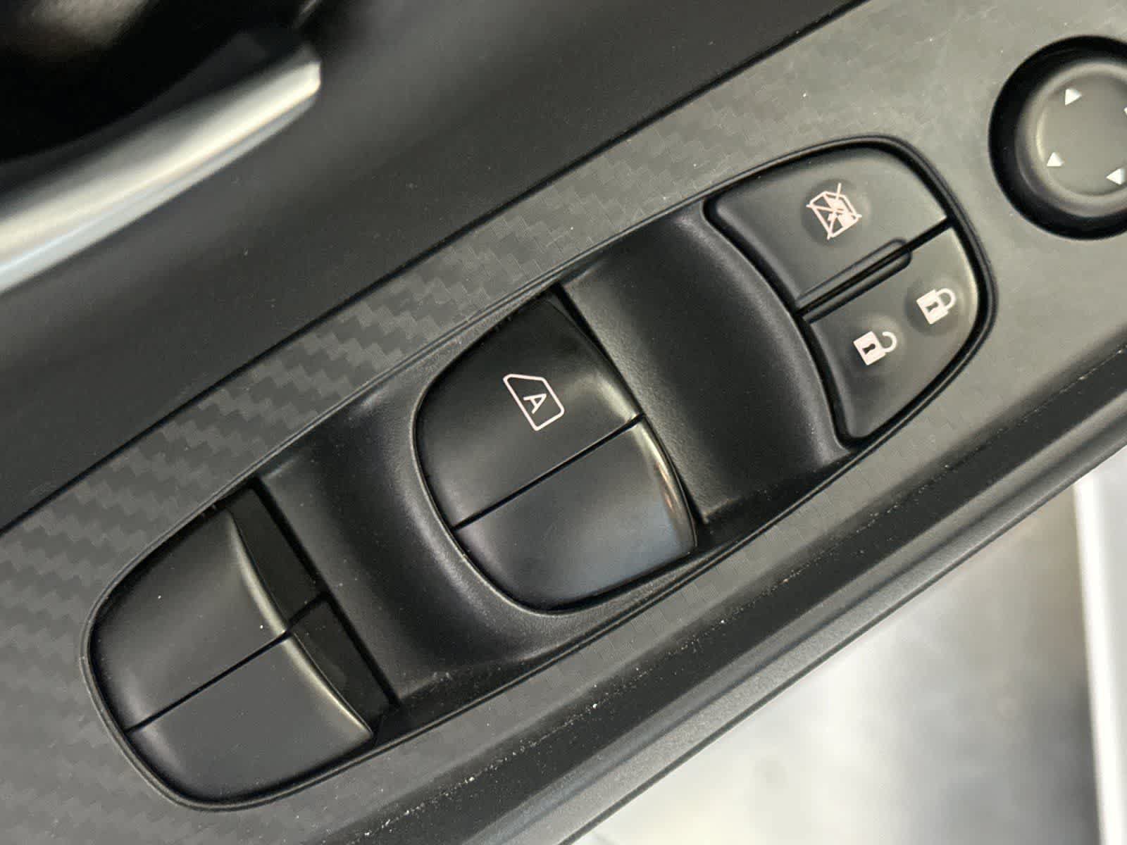 Used 2025 Nissan Sentra SV FWD image 14