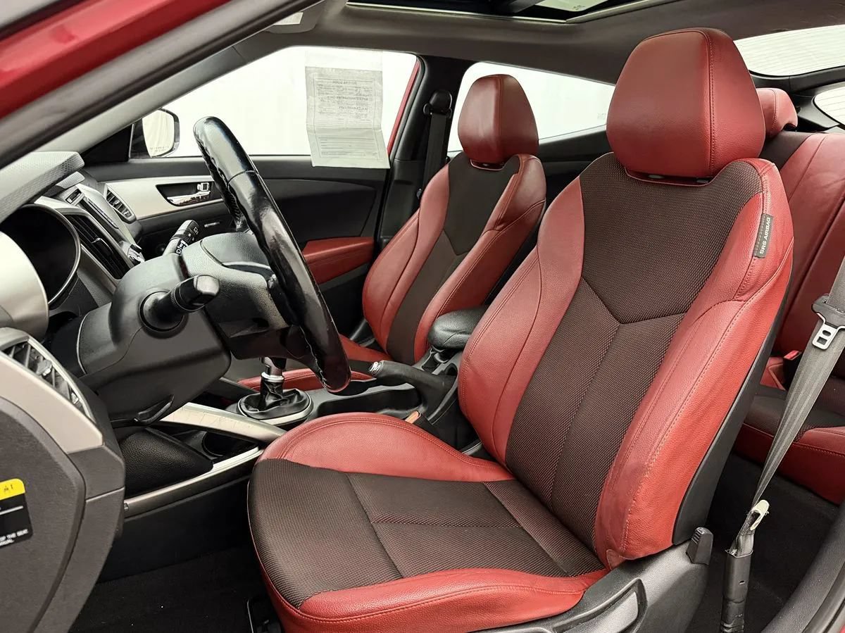 Used 2014 Hyundai Veloster w/ Style Package 02 FWD image 11