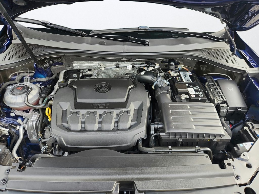 Certified 2023 Volkswagen Tiguan SE FWD image 32