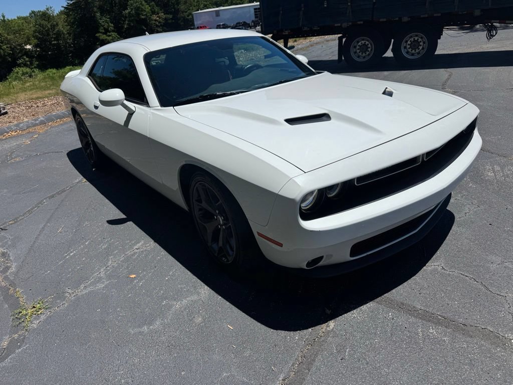 Used 2018 Dodge Challenger SXT Plus RWD image 7