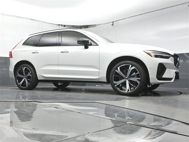 Used 2025 Volvo XC60 T8 Ultra w/ Protection Package Premier image 32