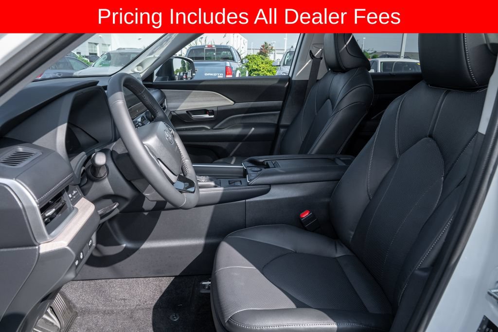 Certified 2026 Toyota Grand Highlander FWD image 13