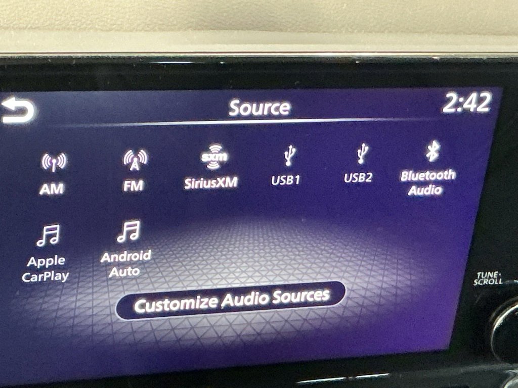 Used 2023 Nissan Pathfinder SL w/ Lighting Package (N92) image 11