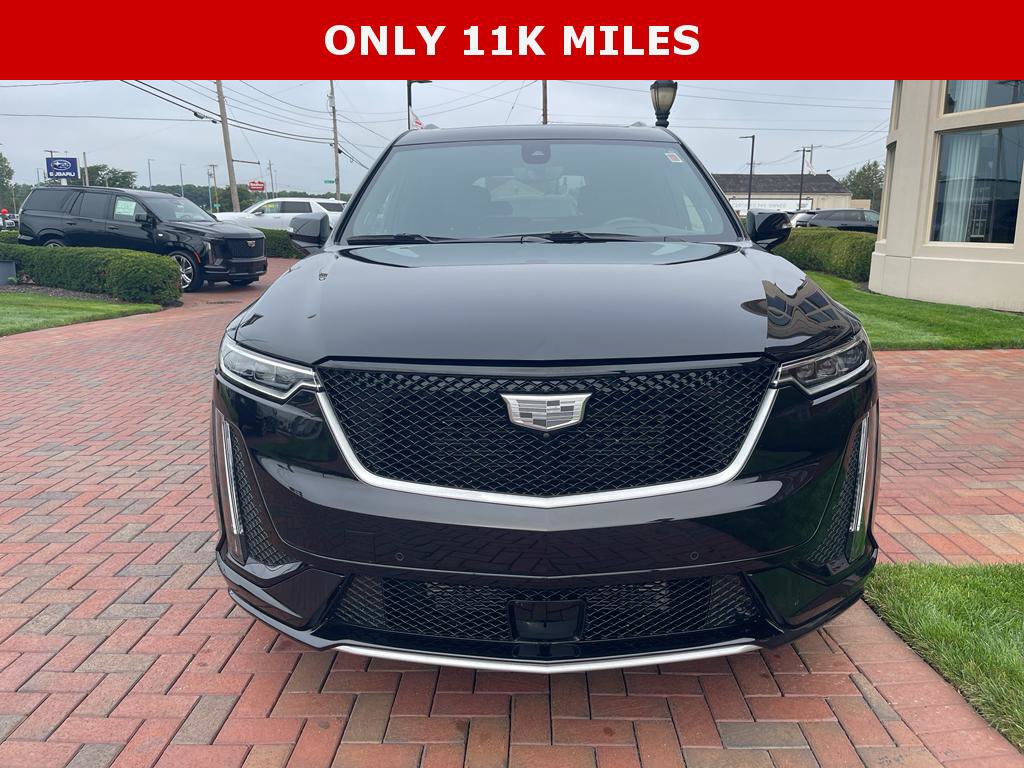 Used 2025 Cadillac XT6 Sport w/ Platinum Package AWD/4WD image 3