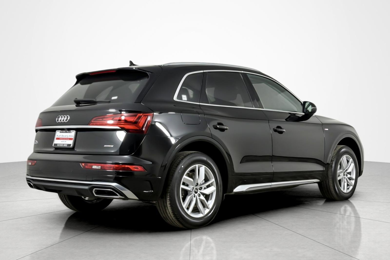 Used 2023 Audi Q5 2.0T Premium w/ Convenience Package AWD/4WD image 5
