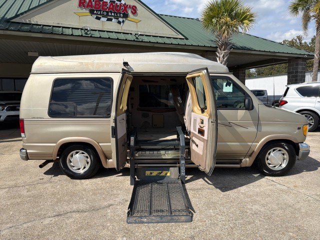 Used 2000 Ford E-150 and Econoline 150 image 2