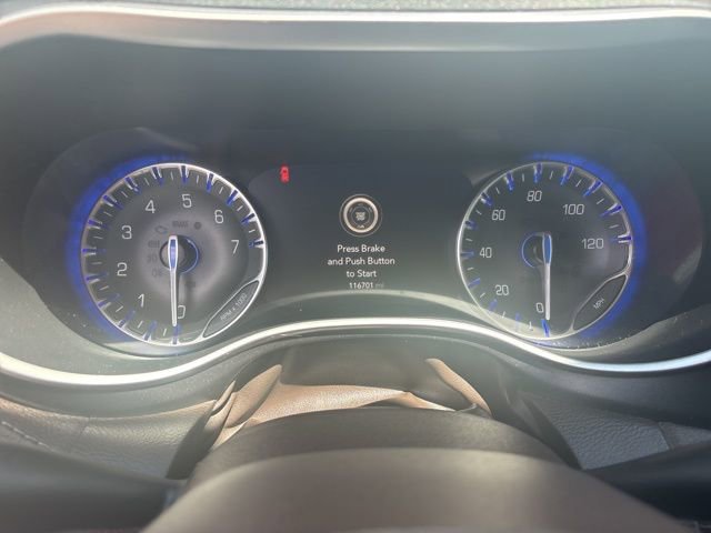 Used 2021 Chrysler Pacifica Touring-L FWD image 13