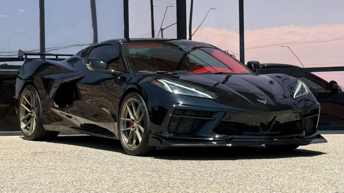 Used 2024 Chevrolet Corvette Stingray Premium Conv w/ 3LT RWD image 16