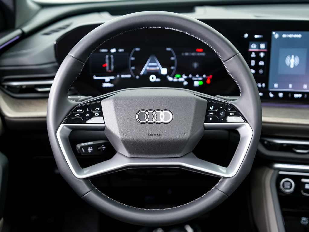 Certified 2025 Audi Q5 Premium Plus w/ Premium Plus AWD/4WD image 11