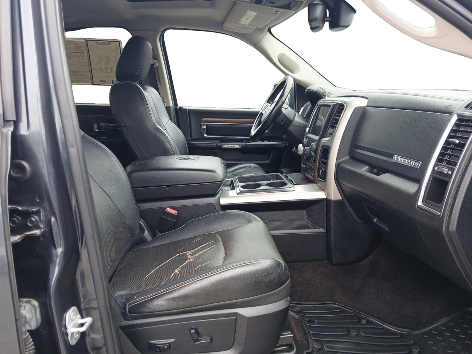 Used 2014 RAM 1500 Laramie w/ Convenience Group image 15