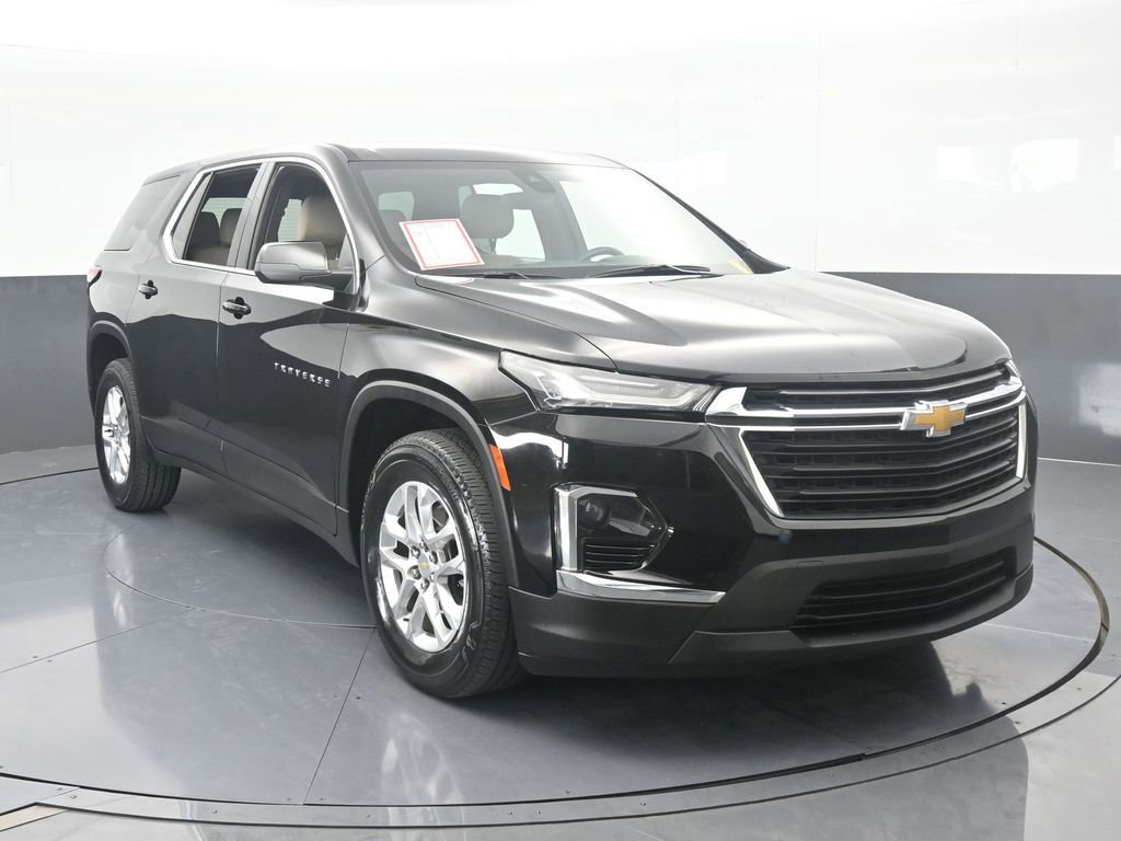 Used 2023 Chevrolet Traverse LS image 9