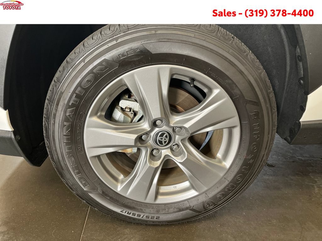 Certified 2025 Toyota RAV4 XLE AWD/4WD image 13
