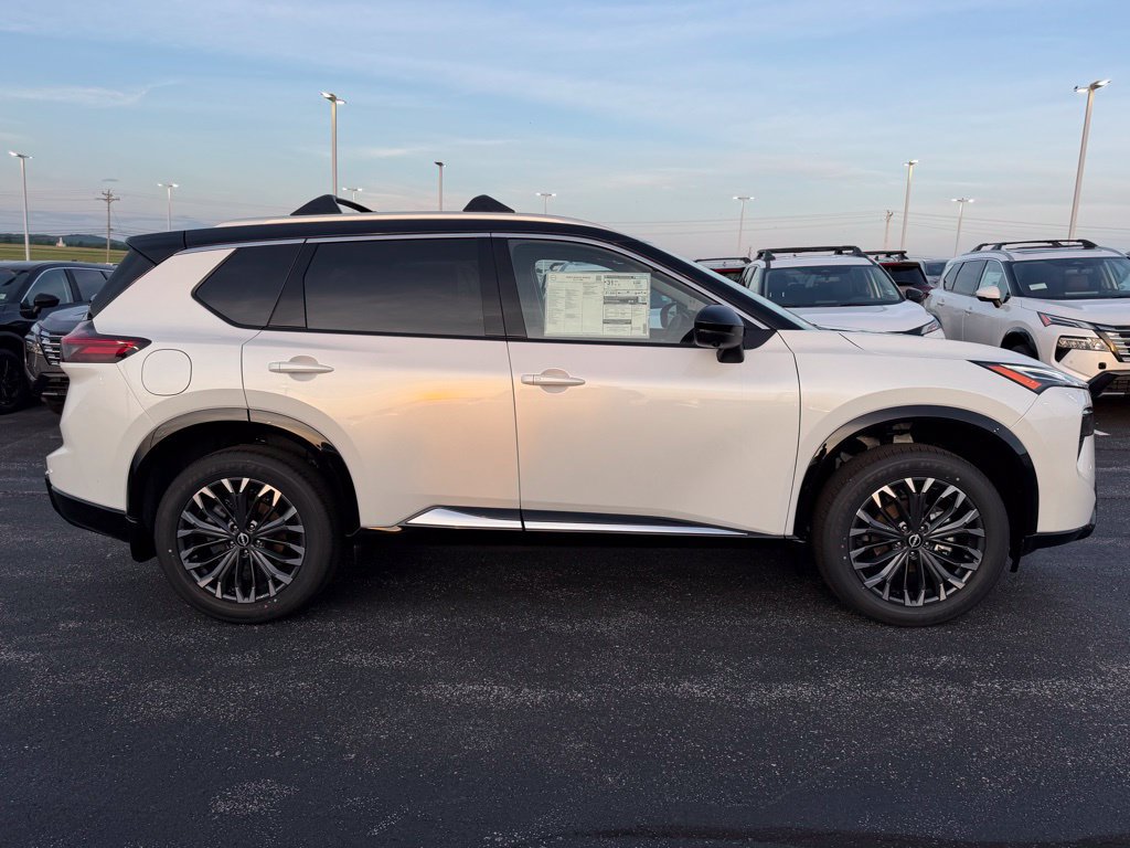 New 2026 Nissan Rogue Platinum w/ Platinum Premium Package AWD/4WD image 3