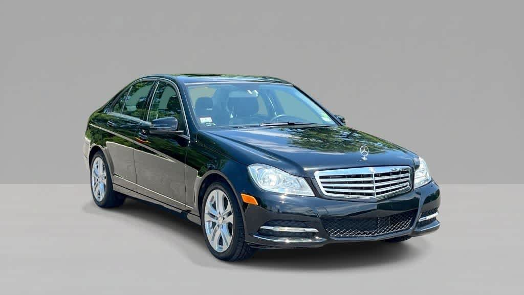 Used 2013 Mercedes-Benz C 300 4MATIC Sedan image 2
