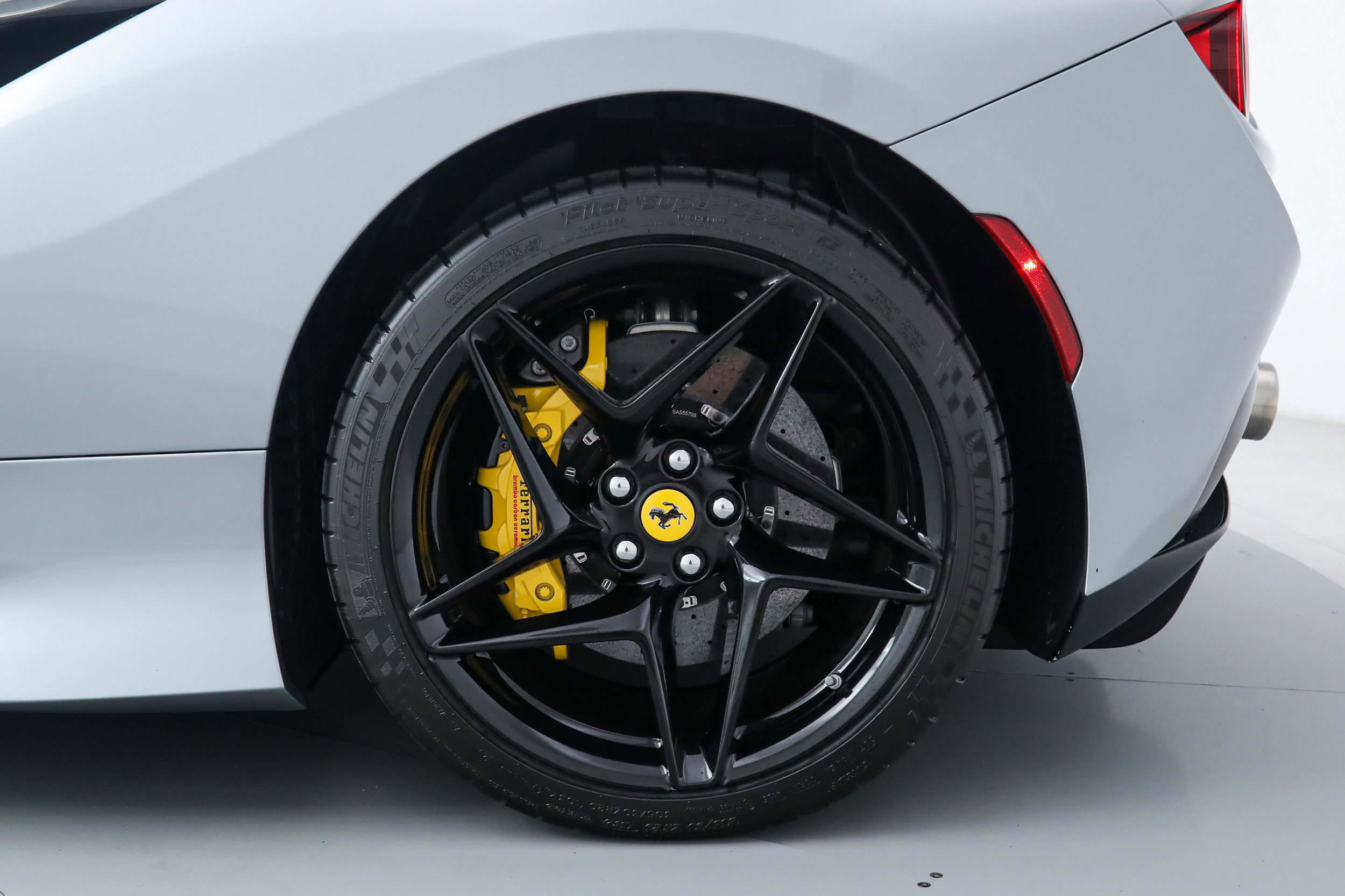 Used 2021 Ferrari F8 Tributo RWD image 39